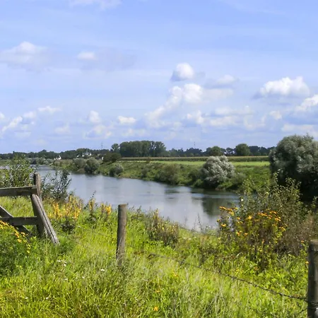 Stunning In Rekem-lanaken With Wifi Semesterbostad